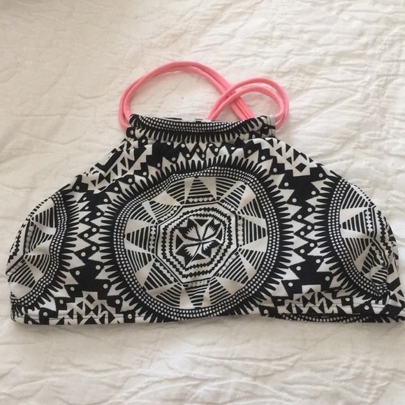 M Swimsuit top, super cute!! - Picture 1 of 4